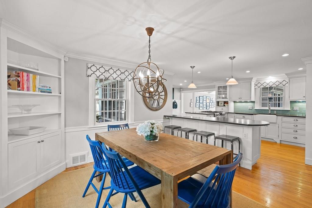 9 Berkeley Road Wellesley, MA 02482 - Photo 2 of 20