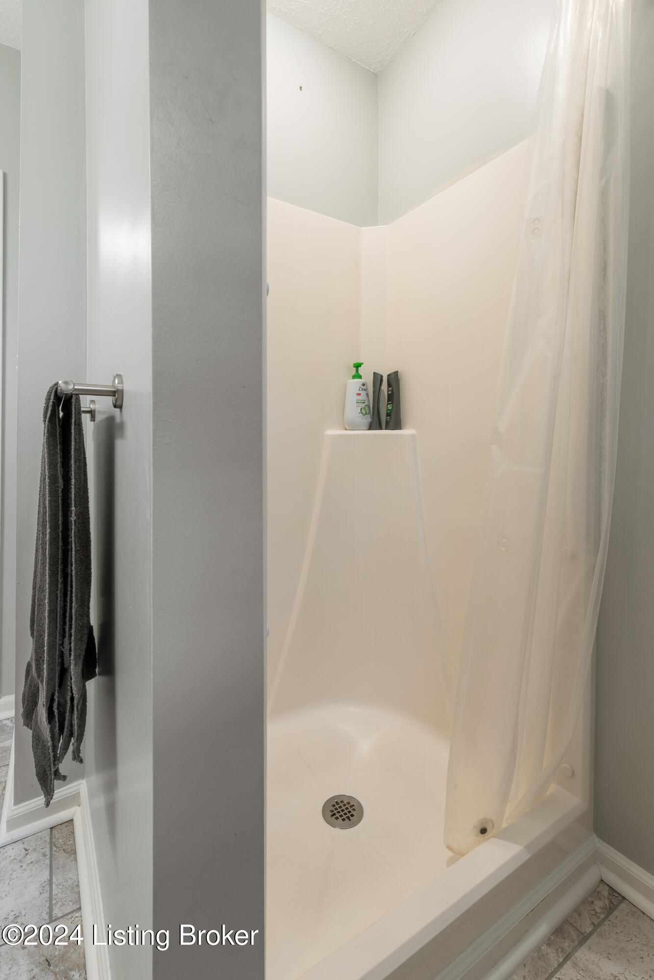 4304 Alton Road Louisville, KY 40207 - Photo 22 of 40 Stall shower - Upstairs full bath