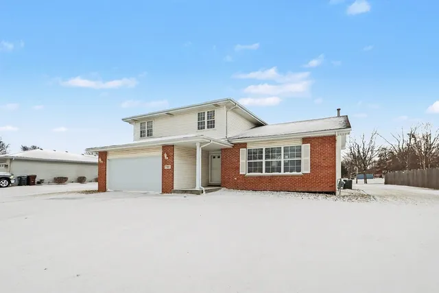 $389,000 | 7913 Wheatfield Drive, Frankfort, IL 60423