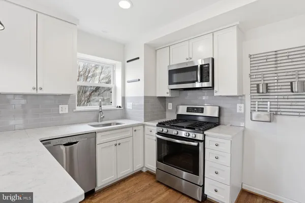 $3,000 | 2306 Riverview Terrace, Alexandria, VA 22303