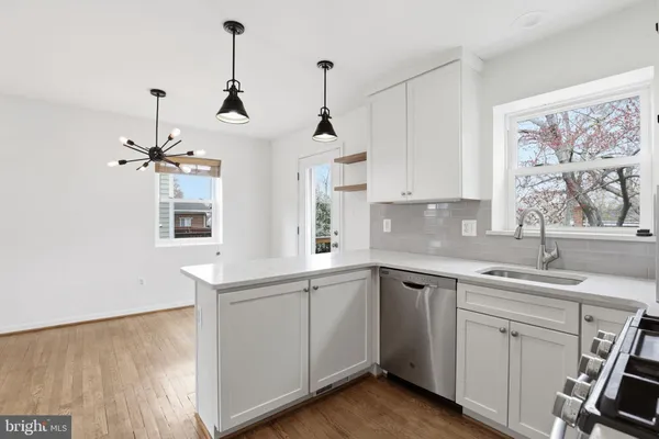 $3,000 | 2306 Riverview Terrace, Alexandria, VA 22303
