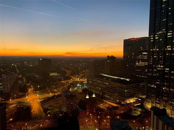 $2,950 | 400 West Peachtree Street Northwest, Unit 3511, Atlanta, GA 30308