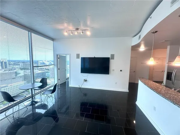 $2,950 | 400 West Peachtree Street Northwest, Unit 3511, Atlanta, GA 30308