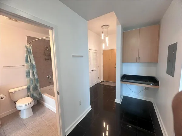 $2,950 | 400 West Peachtree Street Northwest, Unit 3511, Atlanta, GA 30308