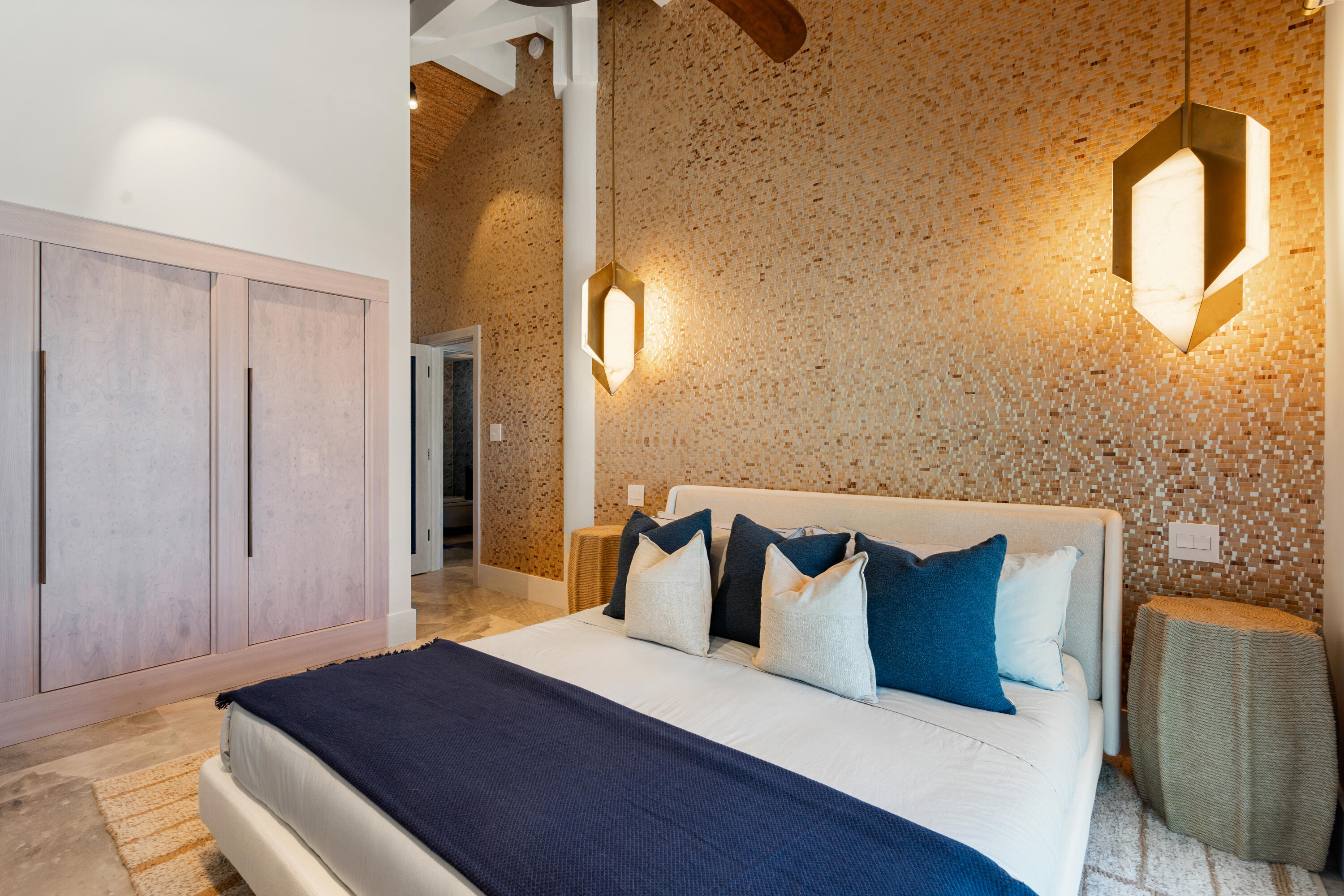 555 Ocean Cay Key Largo, FL 33037 - Photo 25 of 46 a bedroom with a bed and a window