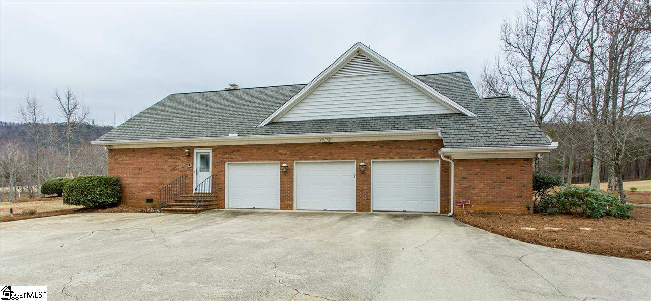213 Patrol Club Road Greenville, SC 29609 - Photo 3 of 32 Gallery Image 3