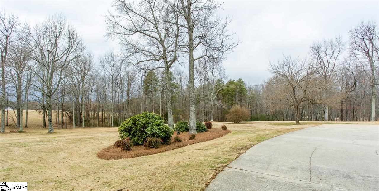 213 Patrol Club Road Greenville, SC 29609 - Photo 7 of 32 Gallery Image 7