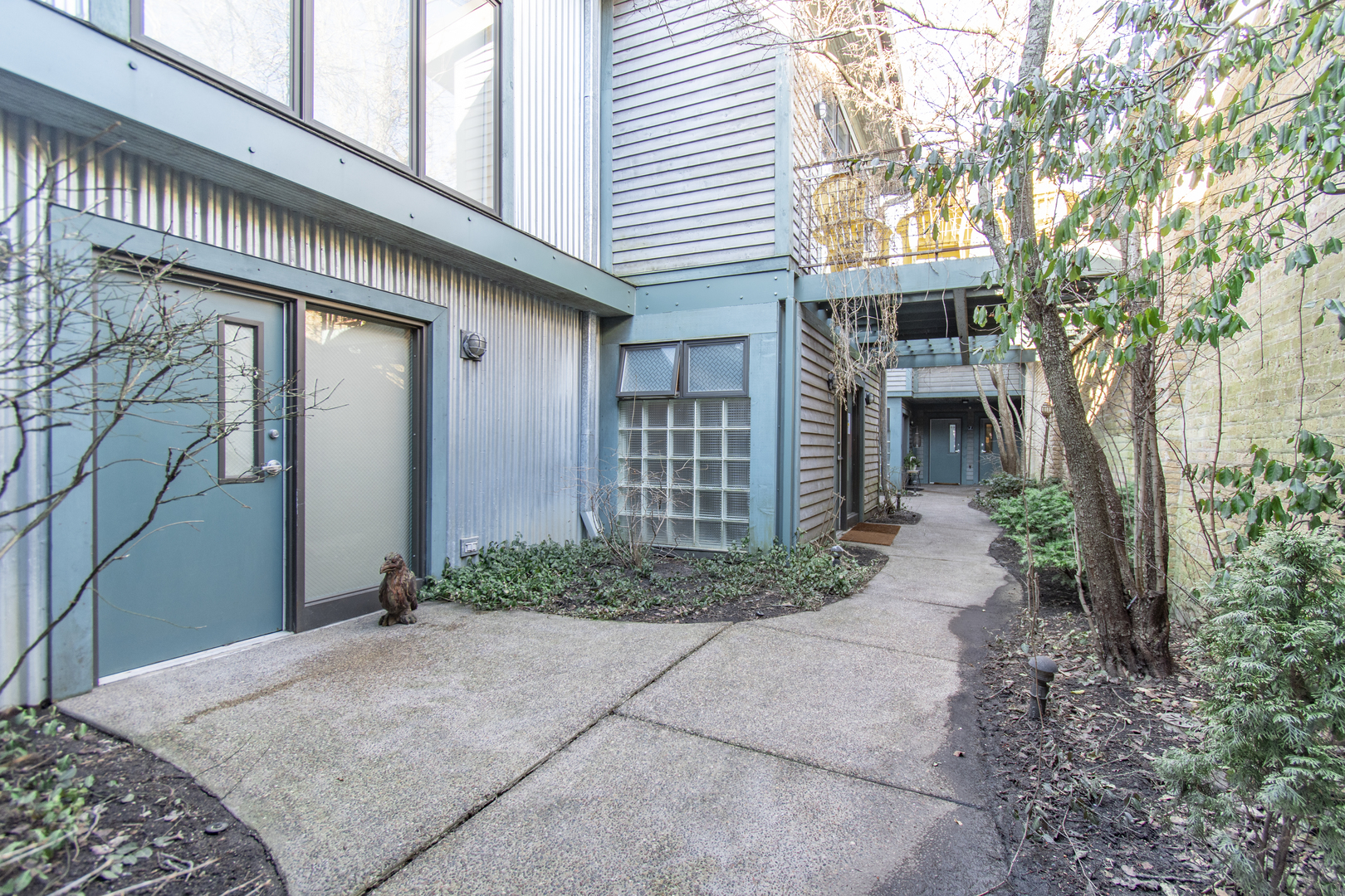 2144 Ashland Avenue, Unit 3 Evanston, IL 60201 - Photo 2 of 9