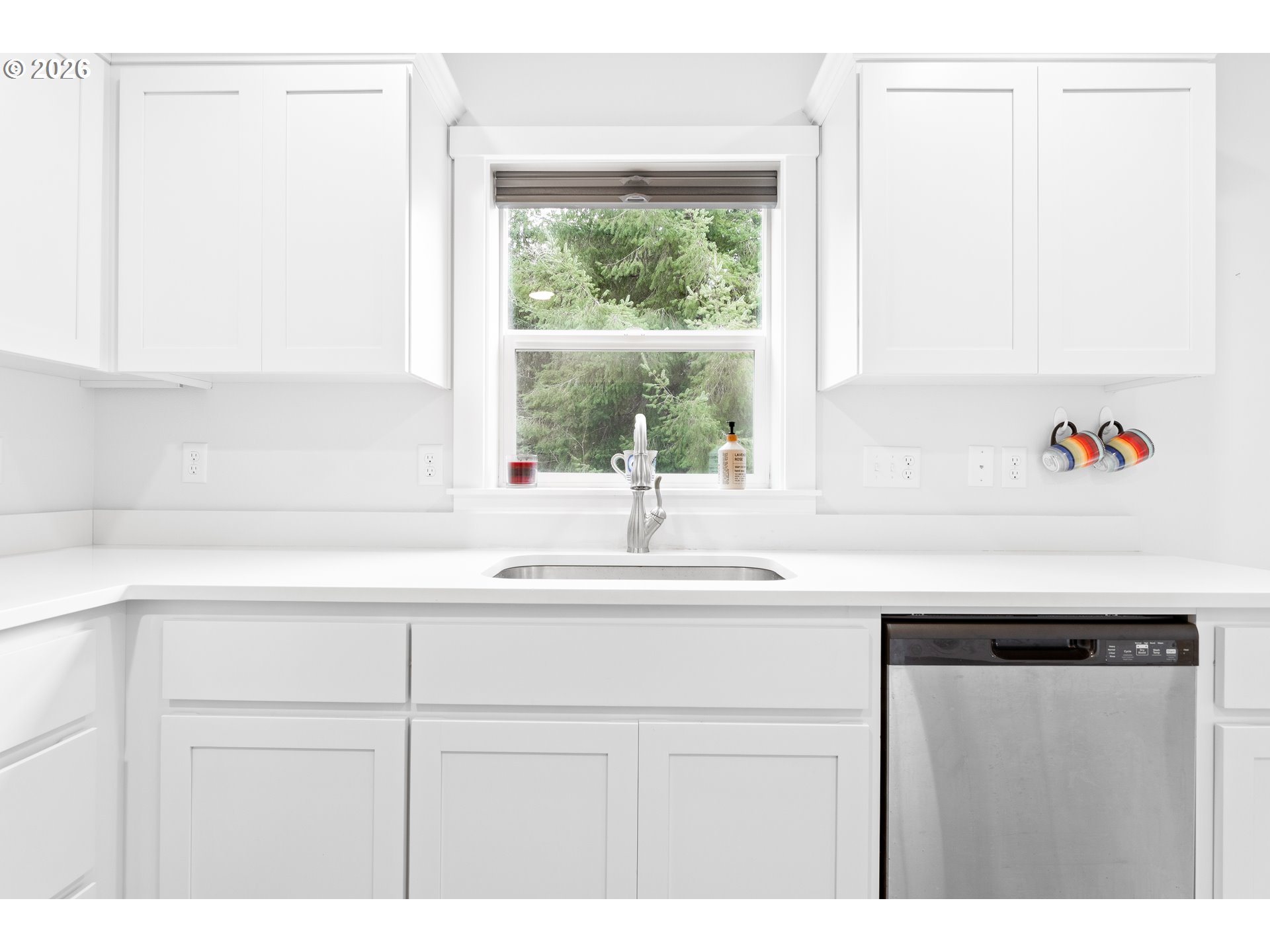 1463 Southeast Honeysuckle Loop Warrenton, OR 97146 - Photo 13 of 30 Kitchen