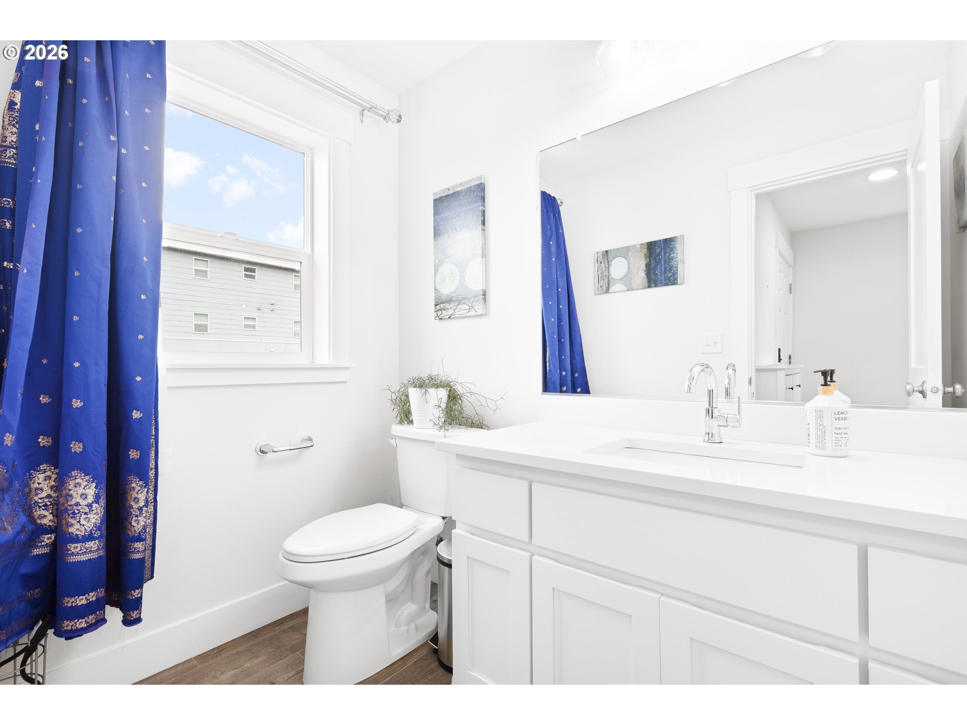 1463 Southeast Honeysuckle Loop Warrenton, OR 97146 - Photo 15 of 30 Bathroom