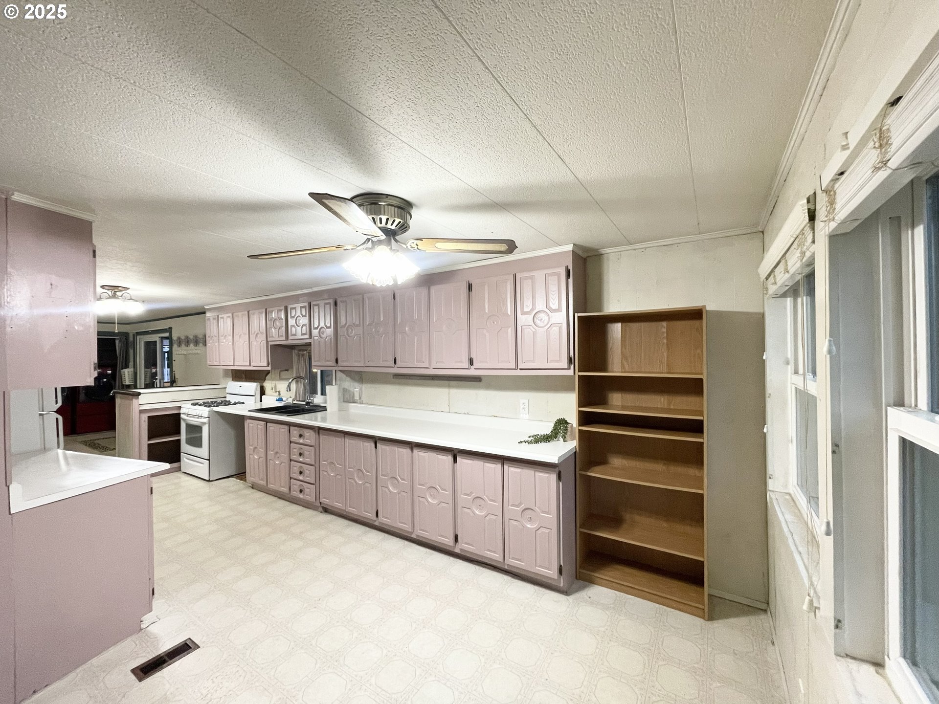 4915 Swegle Road Northeast Salem, OR 97301 - Photo 9 of 46