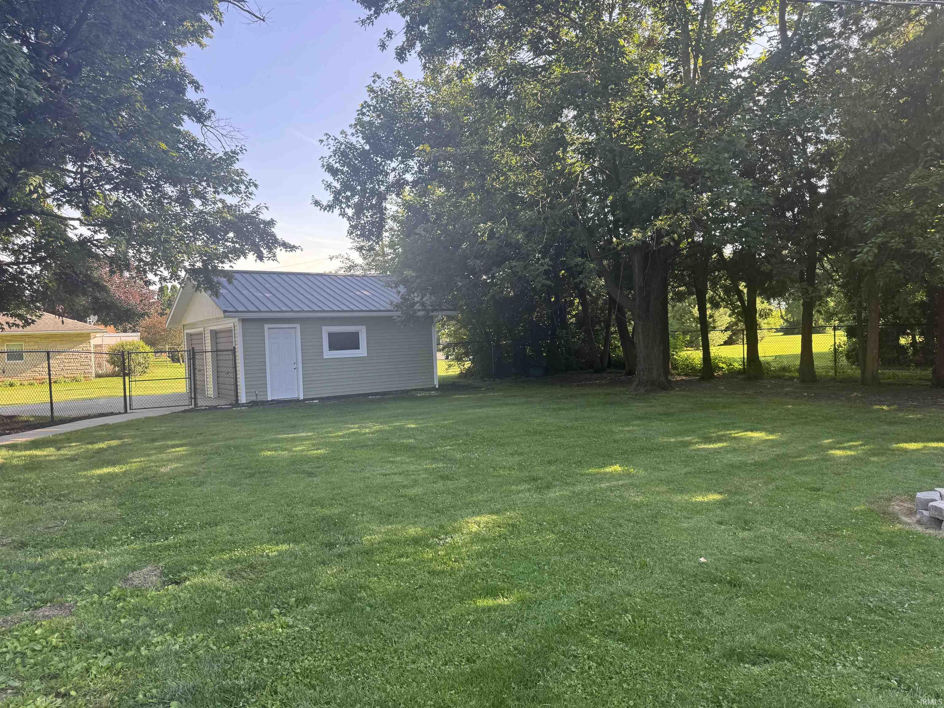 205 South Washington Street Wakarusa, IN 46573 - Photo 25 of 29