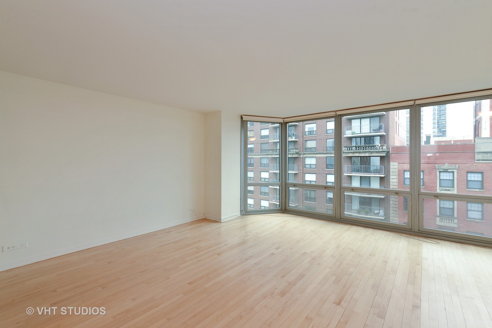 21 West Goethe Street, Unit 16L Chicago, IL 60610 - Photo 3 of 14