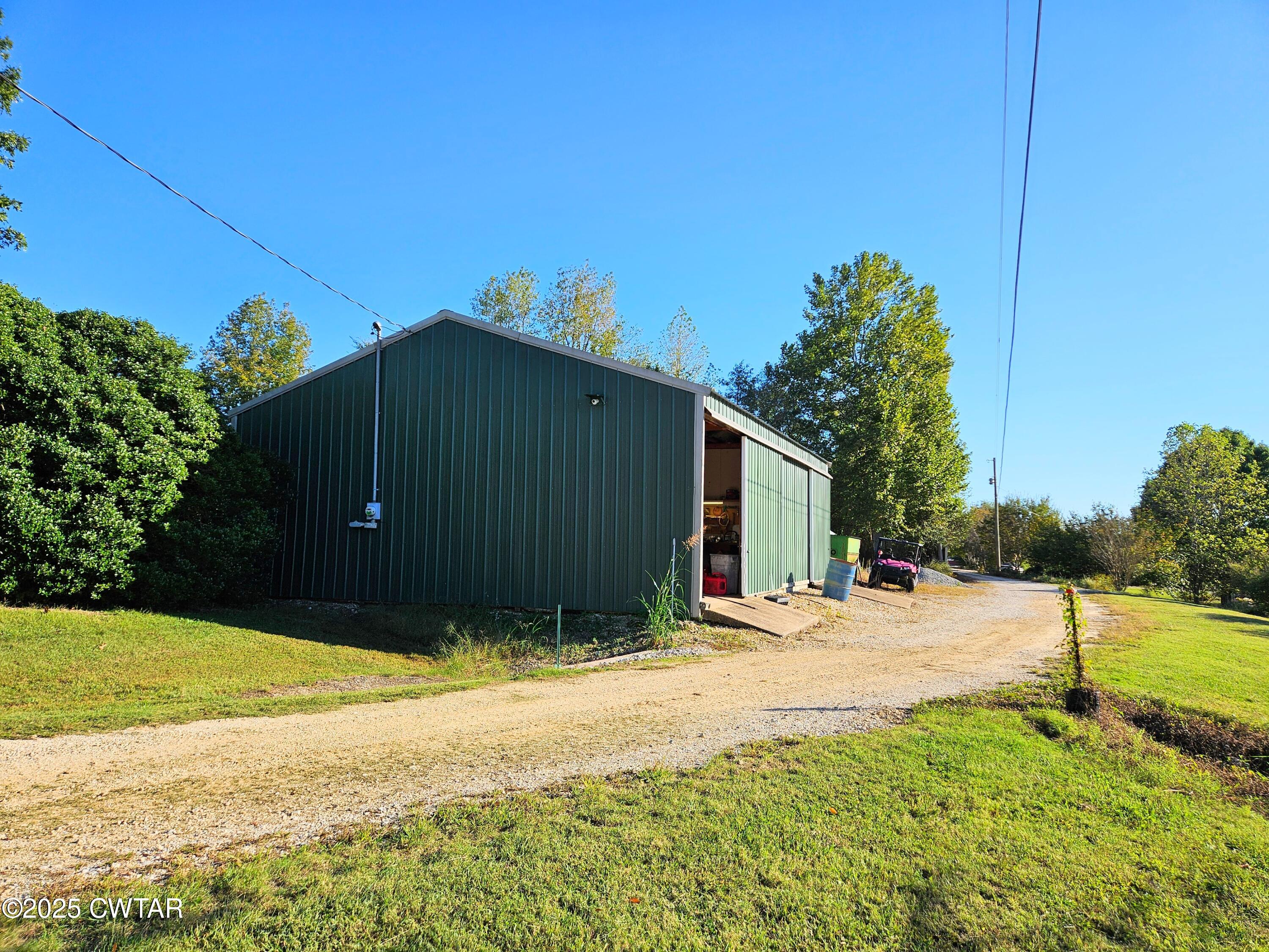 125 Hurts Chapel Road Jackson, TN 38301 - Photo 30 of 50 a backyard of a house