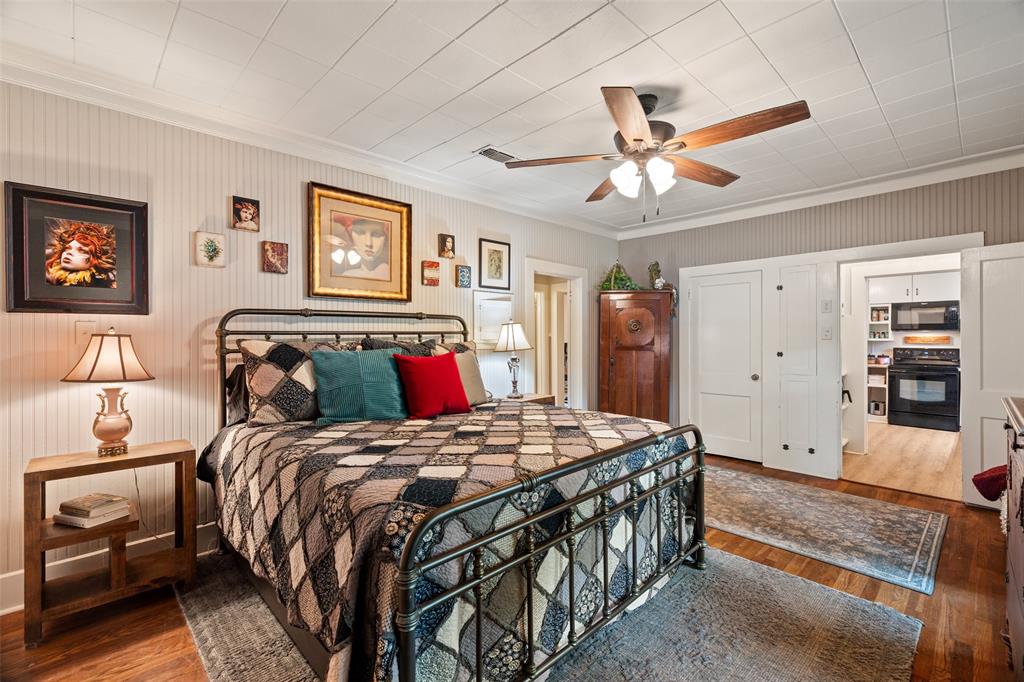 611 Forrest Avenue Cleburne, TX 76033 - Photo 12 of 38