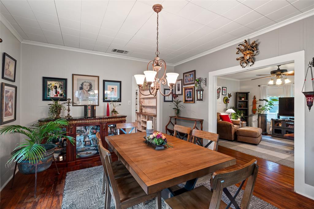 611 Forrest Avenue Cleburne, TX 76033 - Photo 7 of 38