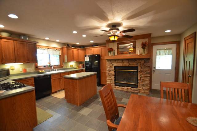 8160 Ridgeway Drive Hopedale, IL 61747 - Photo 10 of 15 Gallery Image 10