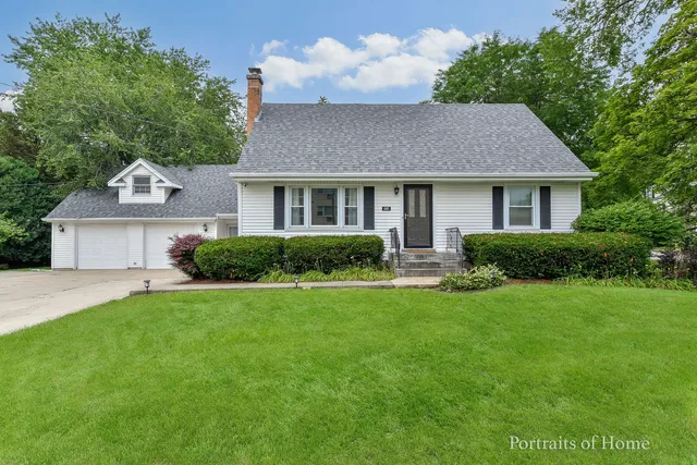 $3,200 | 602 North President Street, Wheaton, IL 60187