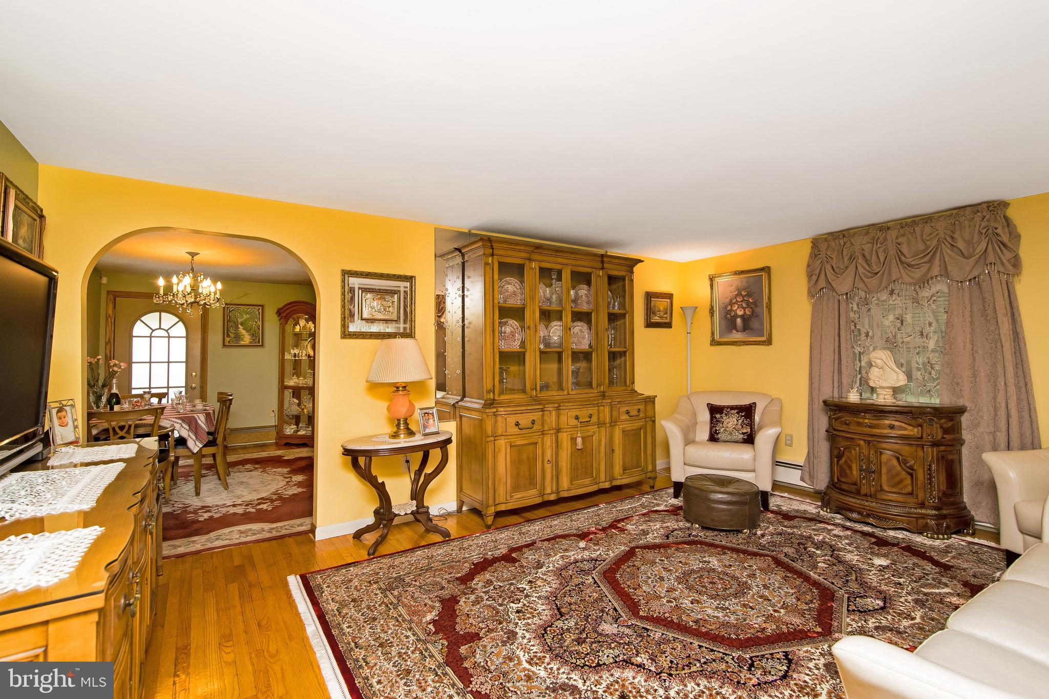 119 South Terrace Avenue Maple Shade, NJ 08052 - Photo 5 of 57 Living Room