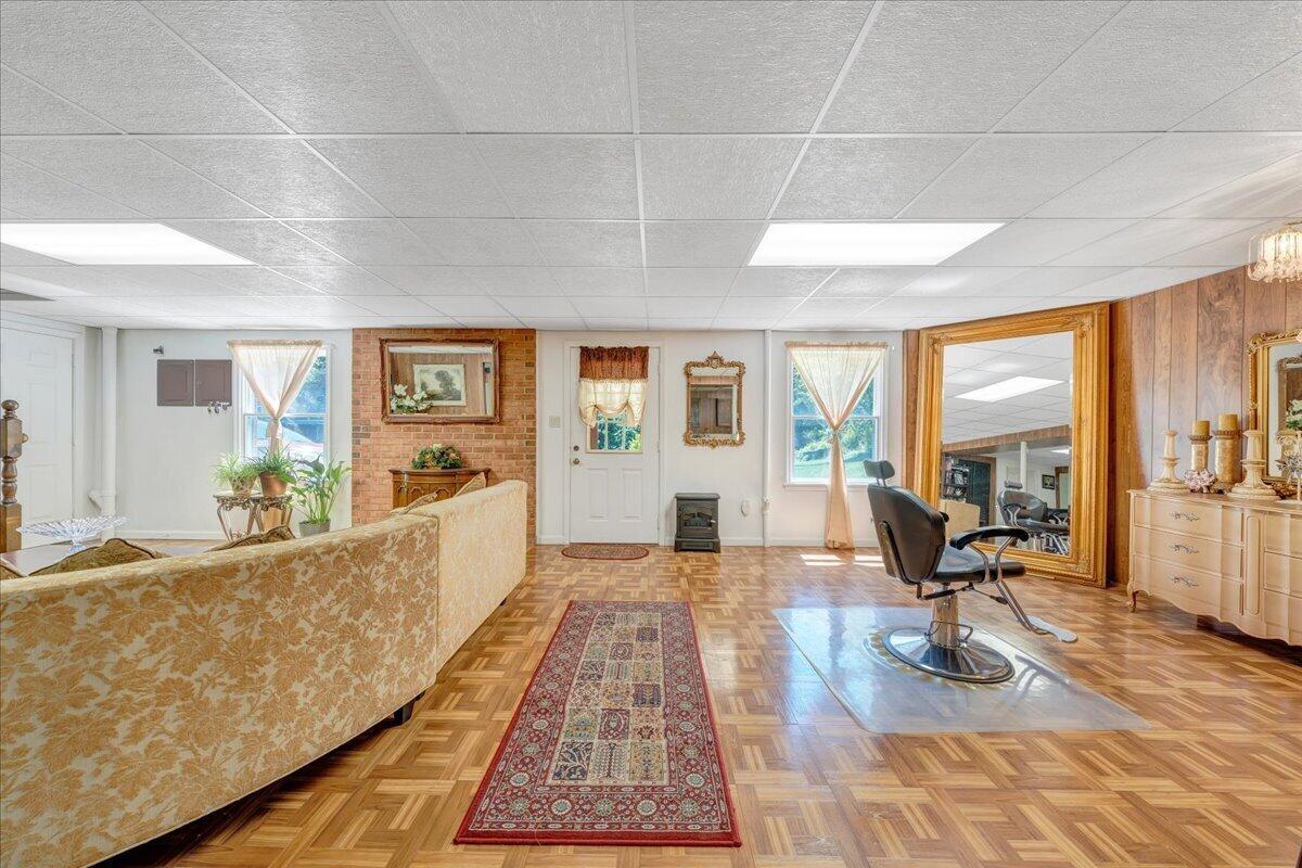 4434 Rosecrest Road Roanoke, VA 24018 - Photo 31 of 48 32-MIB01305