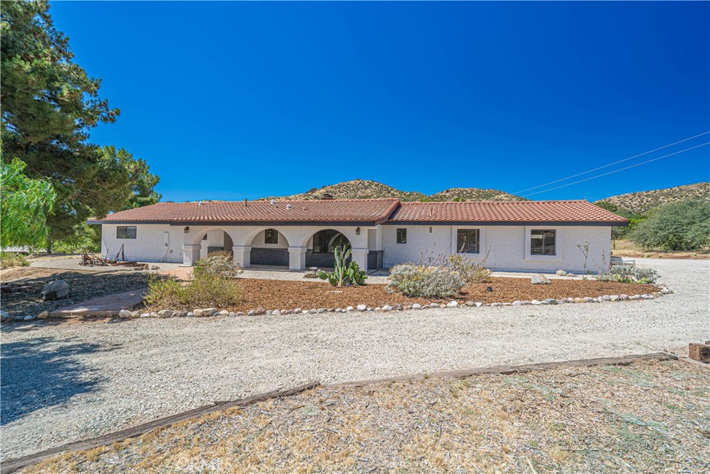 11820 Darling Road Agua Dulce, CA 91390 - Photo 3 of 47