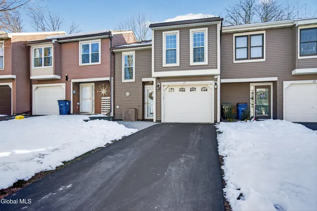 $269,900 | 21 Ziemke Farm Lane, Cohoes, NY 12047