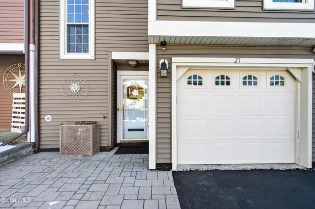 $269,900 | 21 Ziemke Farm Lane, Cohoes, NY 12047