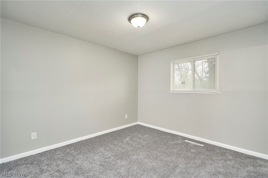 6255 Randolph Road Bedford, OH 44146 - Photo 11 of 17
