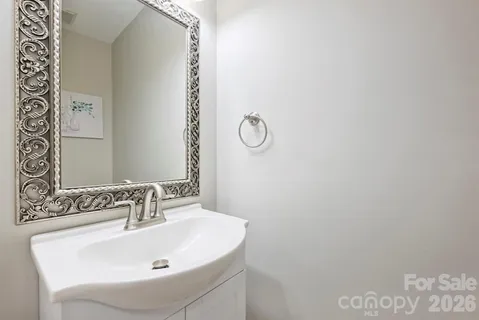 $440,000 | 6000 Burnt Mill Run, Matthews, NC 28104