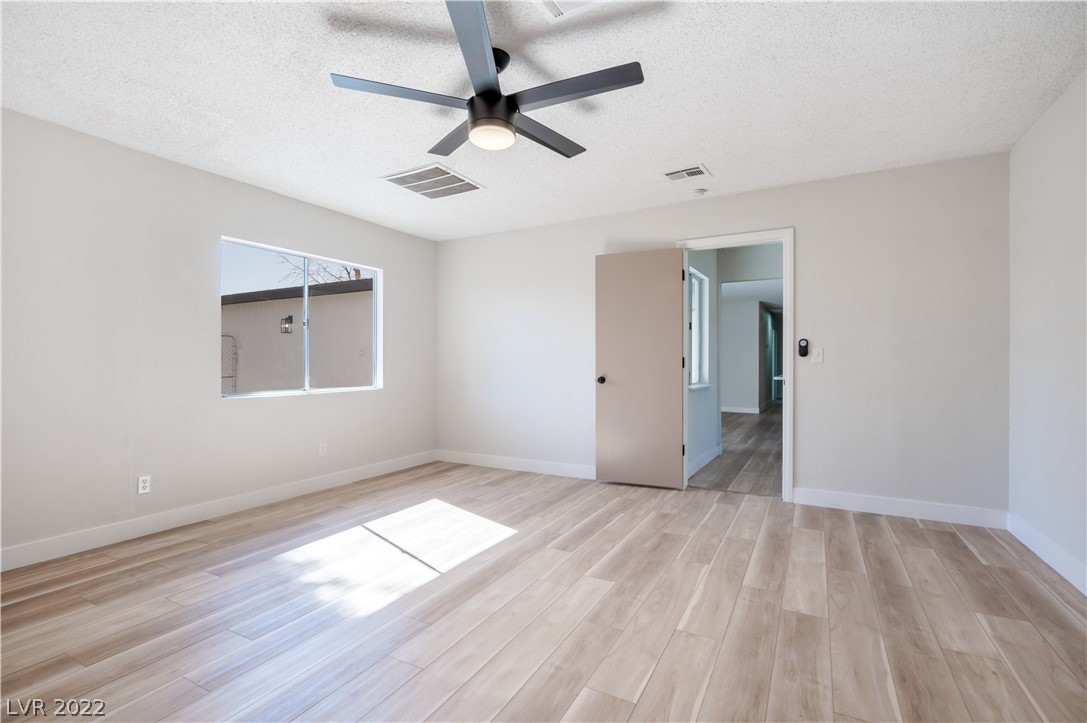 4282 Ridgeview Drive Las Vegas, NV 89103 - Photo 12 of 23