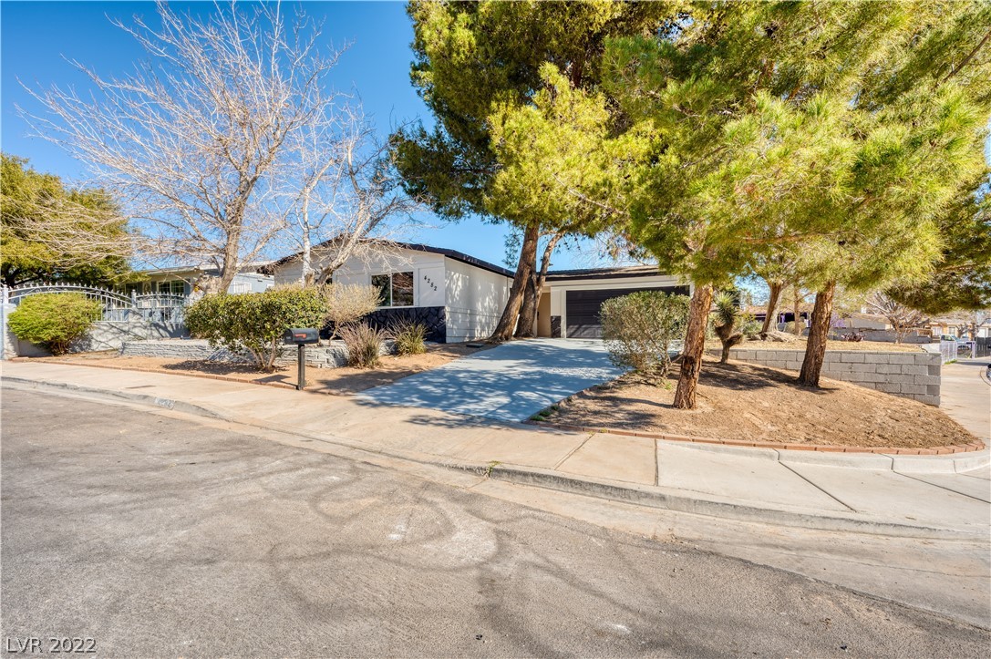 4282 Ridgeview Drive Las Vegas, NV 89103 - Photo 19 of 23