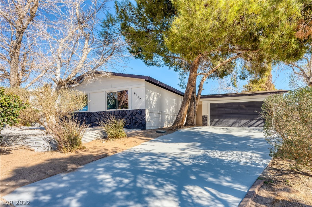 4282 Ridgeview Drive Las Vegas, NV 89103 - Photo 5 of 23