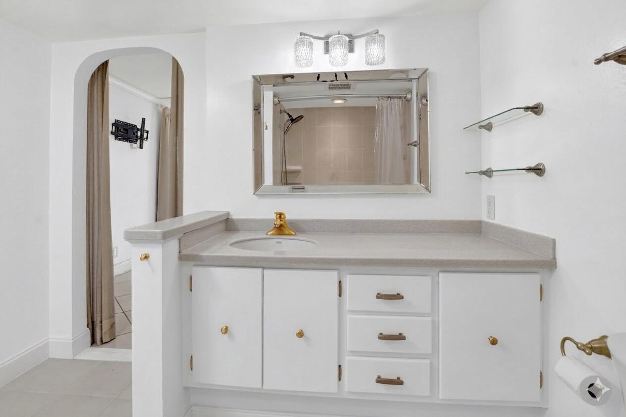 769 Jeffery Street, Unit 2203 Boca Raton, FL 33487 - Photo 36 of 59 EDITED PHOTO Primary Bath