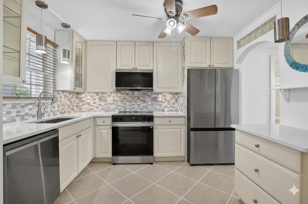 769 Jeffery Street, Unit 2203 Boca Raton, FL 33487 - Photo 9 of 59 EDITED PHOTO Kitchen