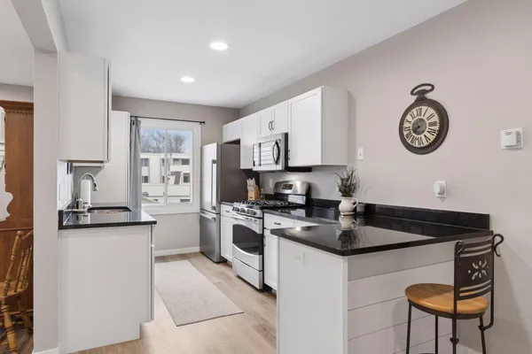 $150,000 | 10840 Rockford Road, Unit 209, Plymouth, MN 55442