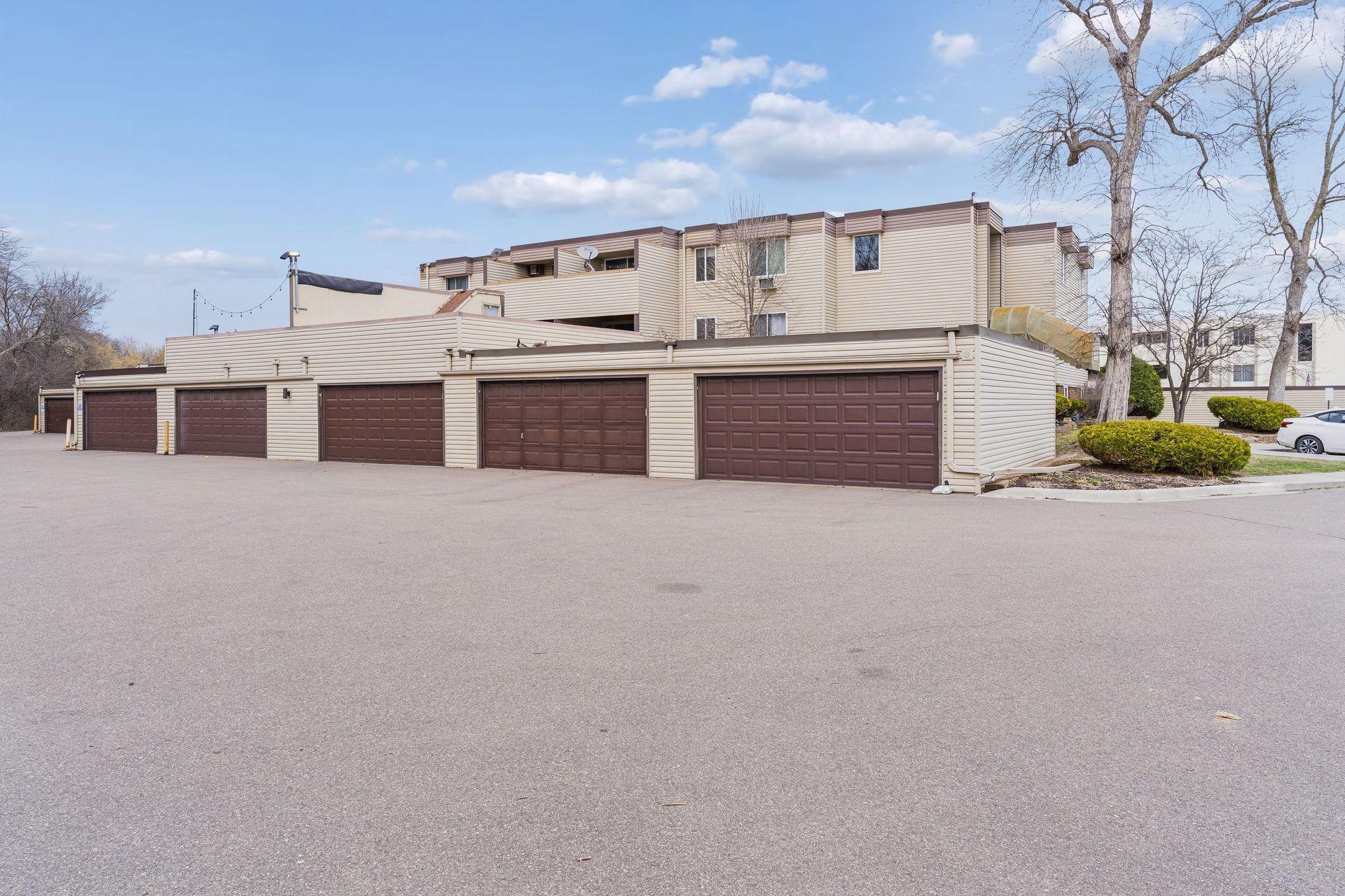 10840 Rockford Road, Unit 209 Minneapolis, MN 55442 - Photo 2 of 28