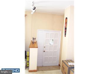 3513 Vinton Road Philadelphia, PA 19154 - Photo 2 of 12 Foyer