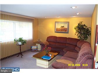 3513 Vinton Road Philadelphia, PA 19154 - Photo 7 of 12 Family Room