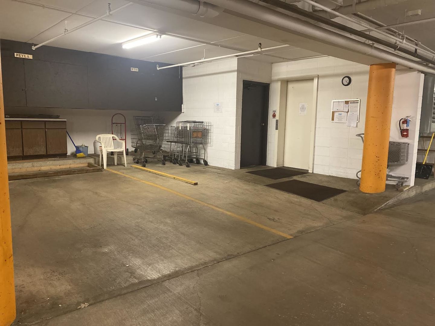 1503 Woodbridge Road, Unit 1C Joliet, IL 60436 - Photo 8 of 8 a view of a livingroom with couch