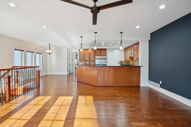 $4,100 | 934 West Huron Street, Ann Arbor, MI 48103