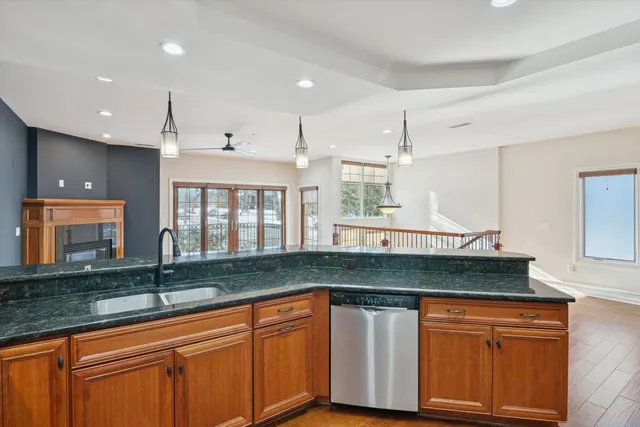 $4,100 | 934 West Huron Street, Ann Arbor, MI 48103