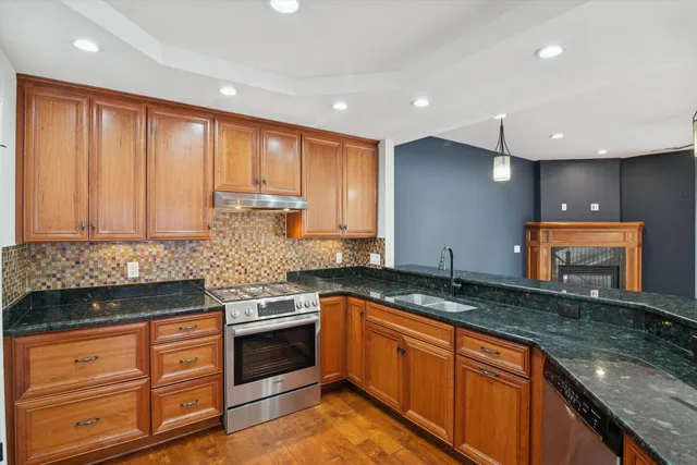 $4,100 | 934 West Huron Street, Ann Arbor, MI 48103