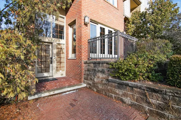 $4,100 | 934 West Huron Street, Ann Arbor, MI 48103