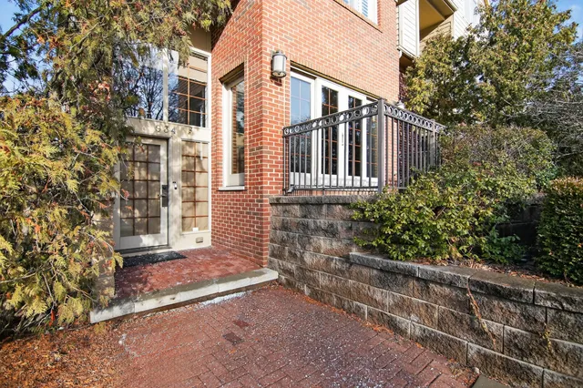 $4,100 | 934 West Huron Street, Ann Arbor, MI 48103