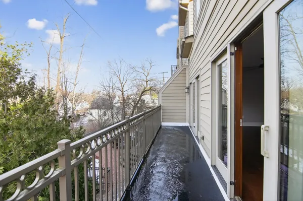 $4,100 | 934 West Huron Street, Ann Arbor, MI 48103