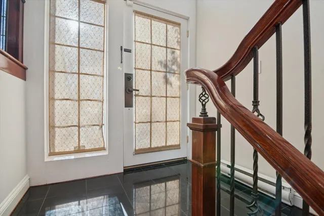 $4,100 | 934 West Huron Street, Ann Arbor, MI 48103