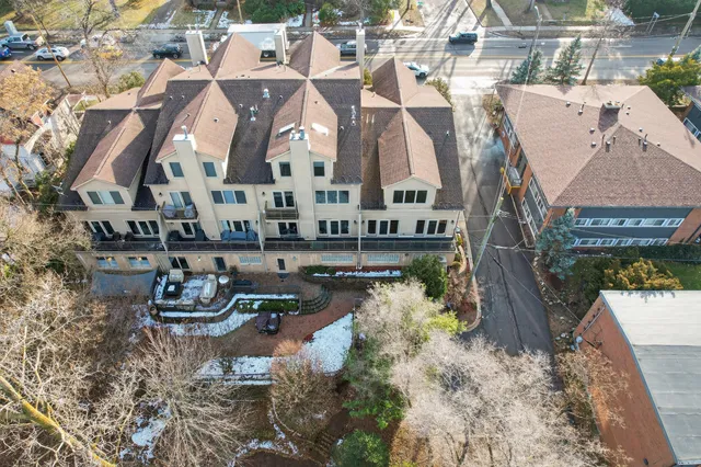 $4,100 | 934 West Huron Street, Ann Arbor, MI 48103