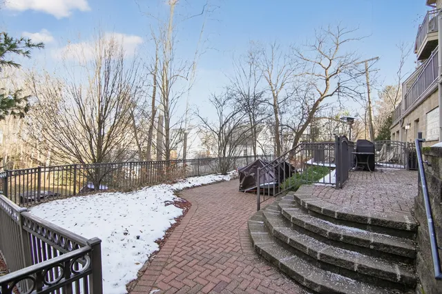 $4,100 | 934 West Huron Street, Ann Arbor, MI 48103