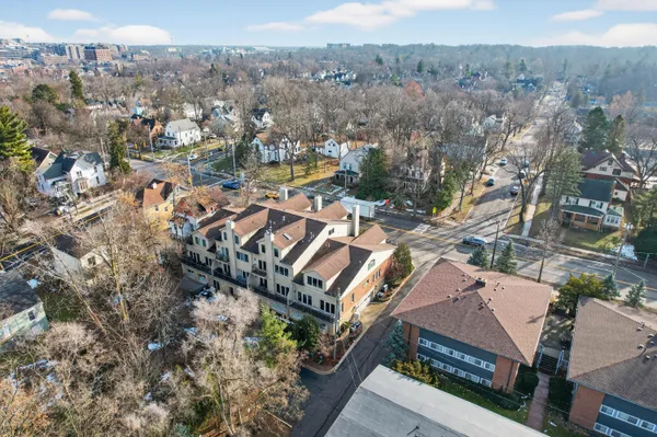$4,100 | 934 West Huron Street, Ann Arbor, MI 48103