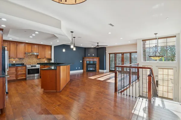 $4,100 | 934 West Huron Street, Ann Arbor, MI 48103